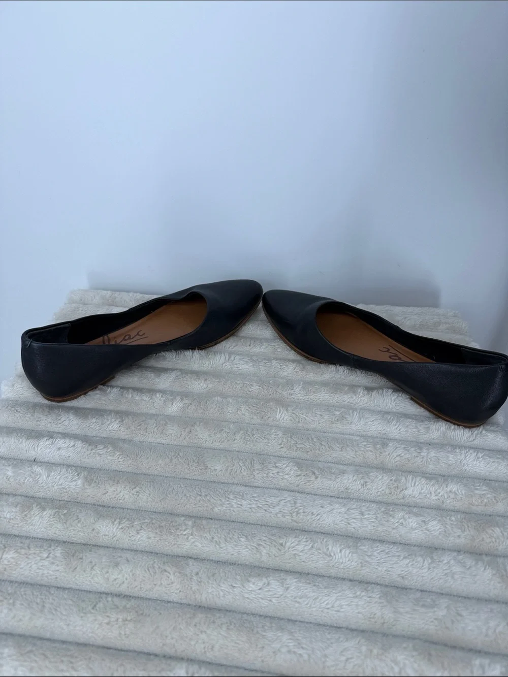 Zodiac women's "Hill" pointed toe flats in black leather size 7.5 - Picture 7 of 8